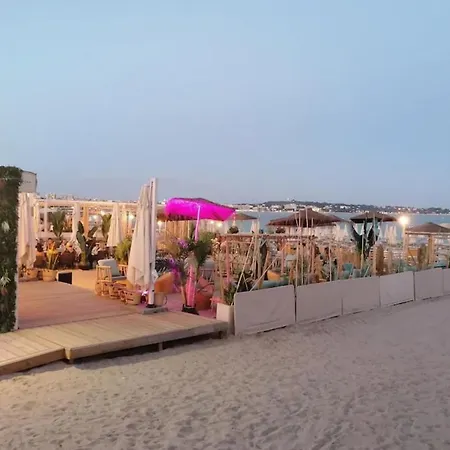 Impeccable Apt T2 Pour Un Agreable Sejour A Golfe Juan By Weekome *